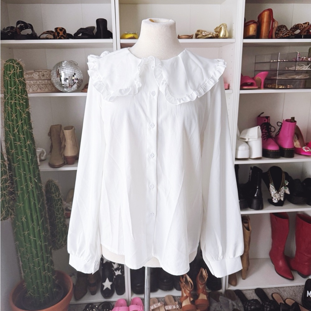 Women’s White Ruffled Collar Blouse